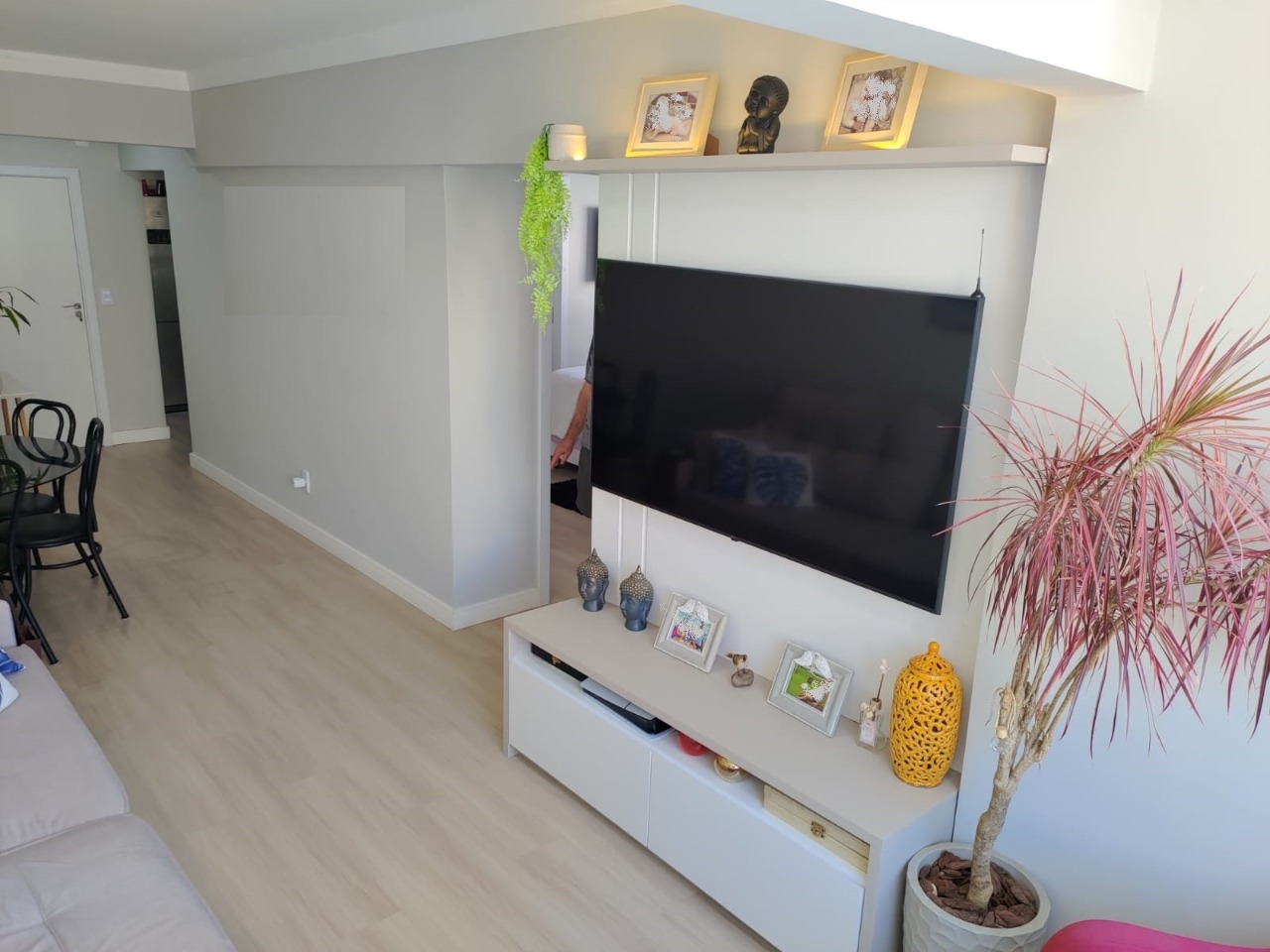 Apartamento à venda 2 dormitórios Barra Norte.