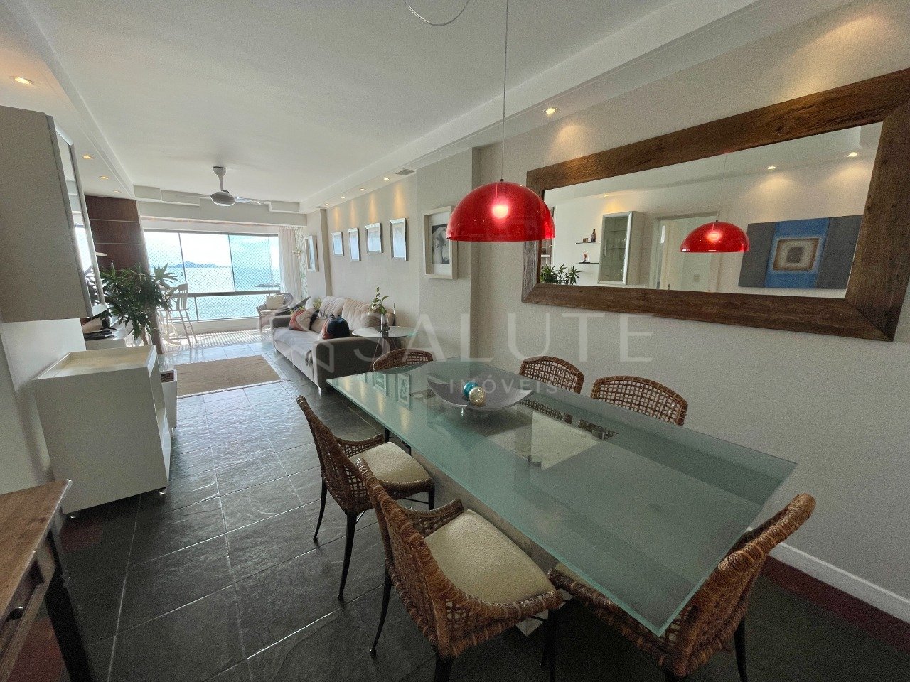 Apartamento aluguel anual 3 dormitórios Barra Sul.