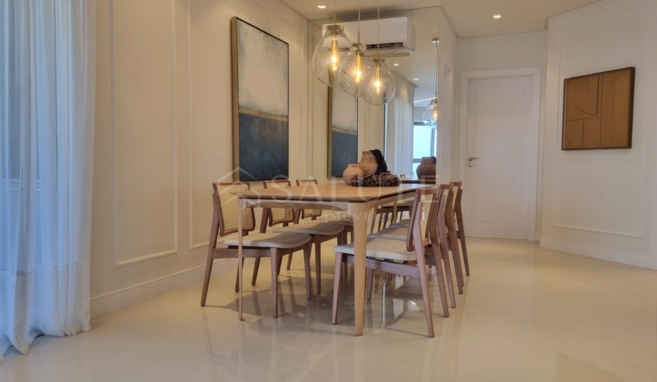 Apartamento á Venda com 4 Suítes na Barra Norte.