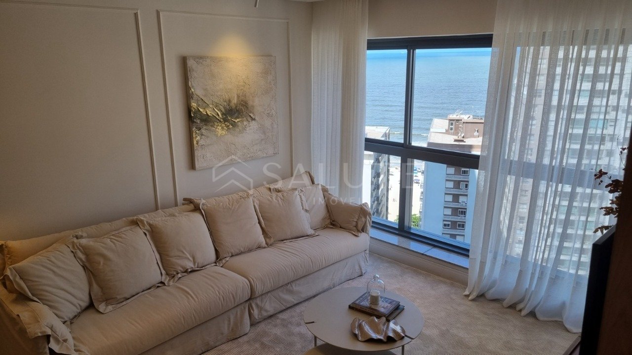 Apartamento á Venda com 4 Suítes na Barra Norte.