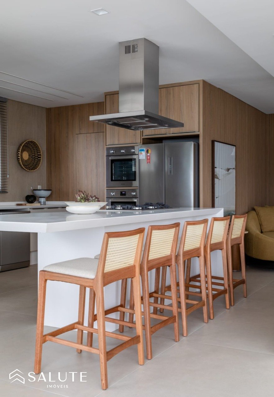 Apartamento aluguel anual 4 suítes frente mar