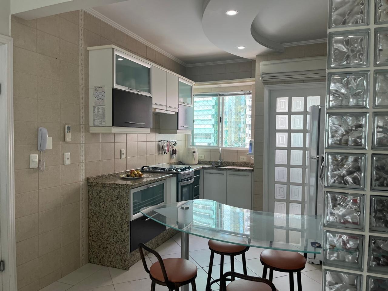 Apartamento à venda 2 dormitórios Barra Sul.