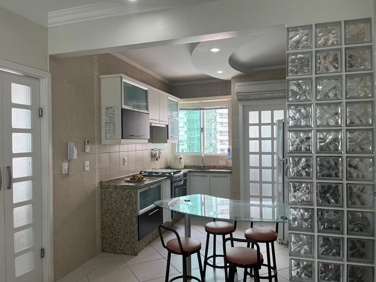 Apartamento à venda 2 dormitórios Barra Sul.