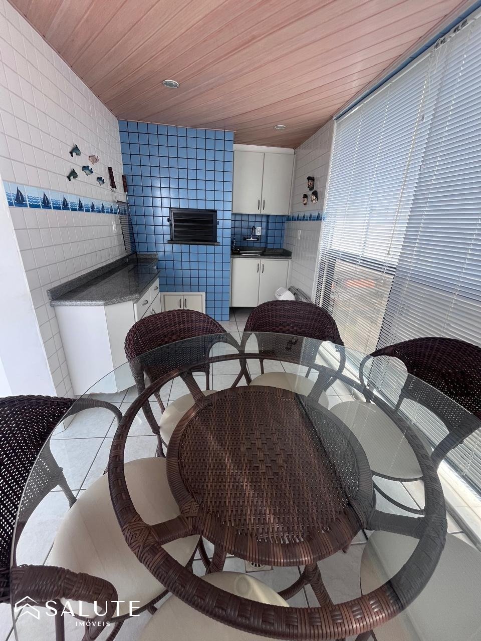 Apartamento locação anual 3 dorm Barra Sul