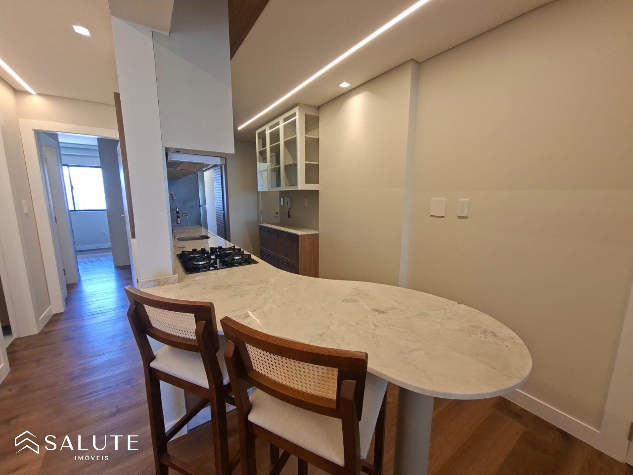 Apartamento locação anual 3 dormitórios no Centro.