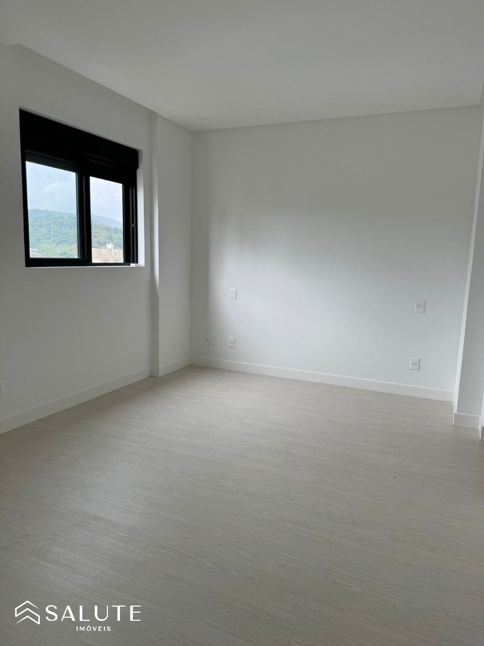 Apartamento para Locação 03 Suítes nos Pioneiros