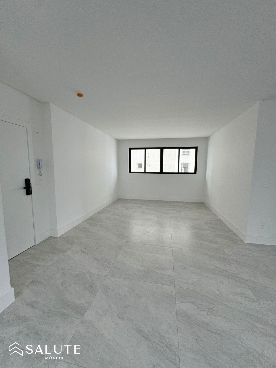 Apartamento para Locação 03 Suítes nos Pioneiros
