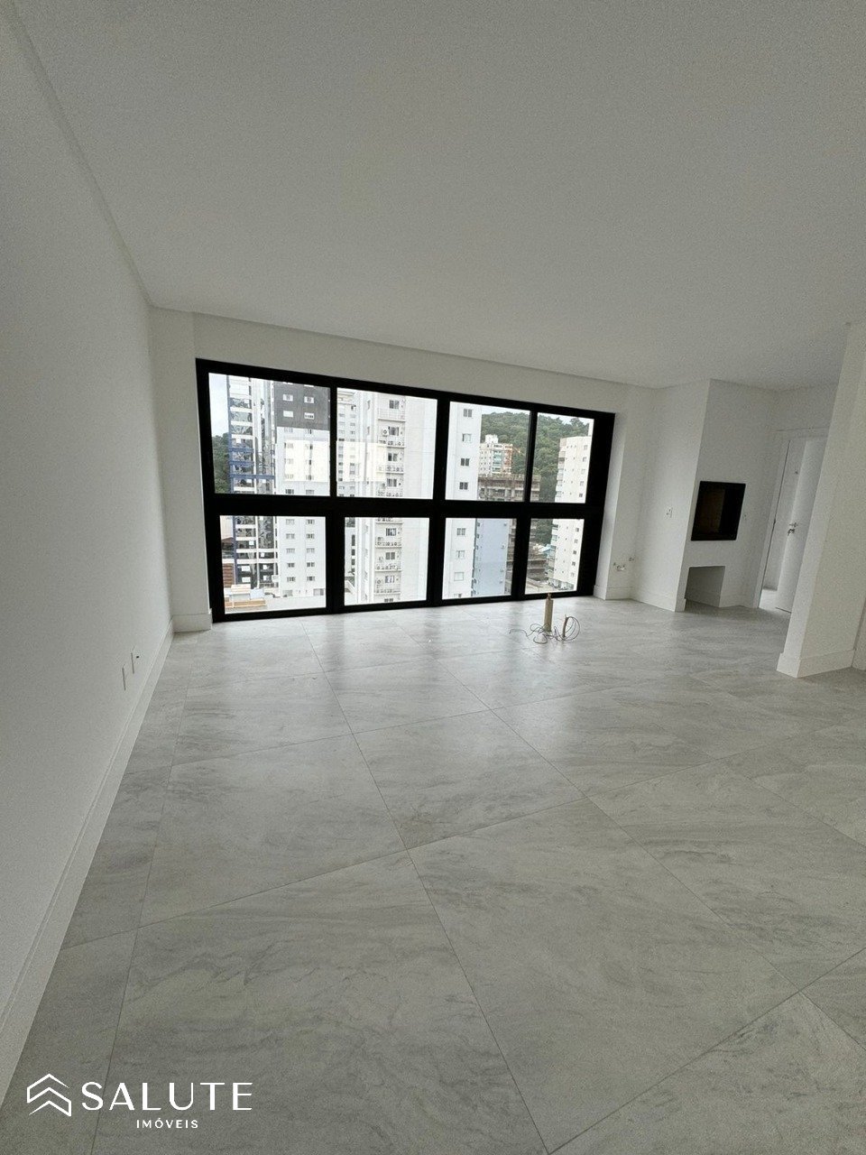 Apartamento para Locação 03 Suítes nos Pioneiros