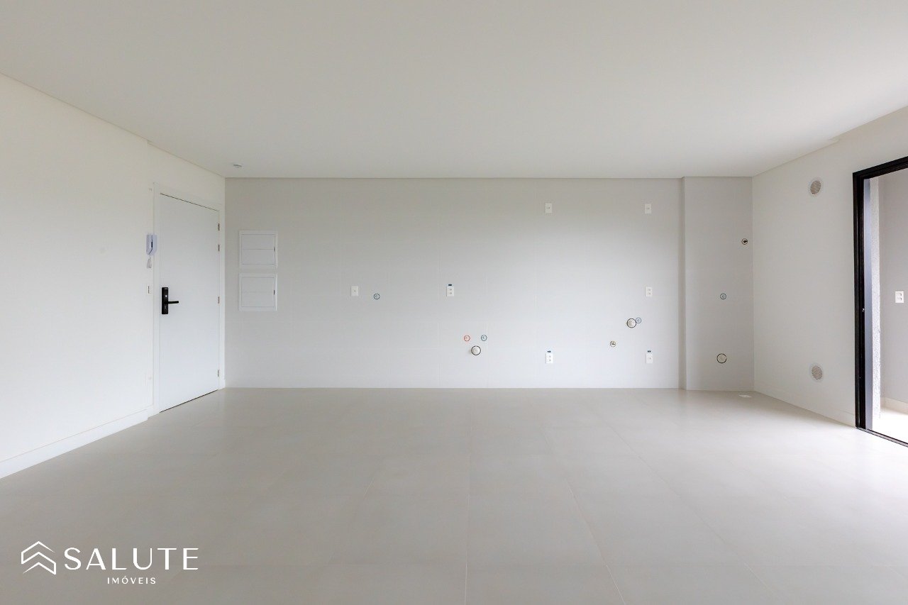Apartamento á venda com 2 Suítes Praia Brava