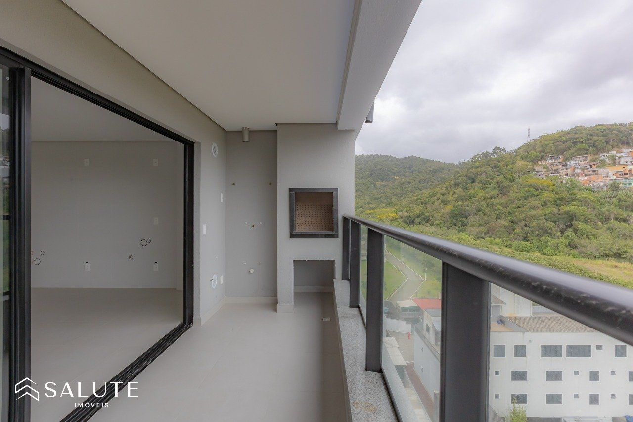 Apartamento á venda com 2 Suítes Praia Brava