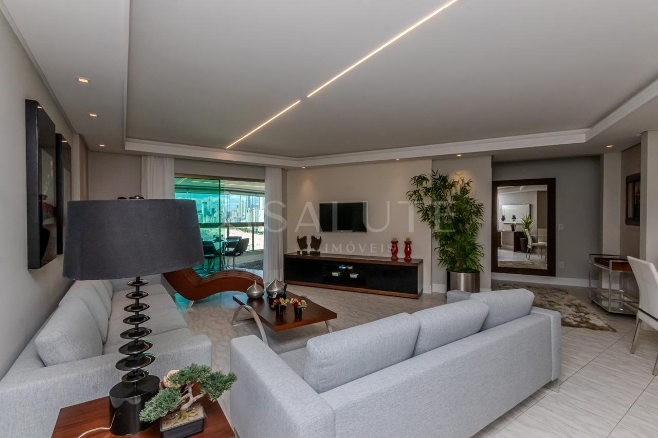Apartamento para locação 3 suítes no Centro