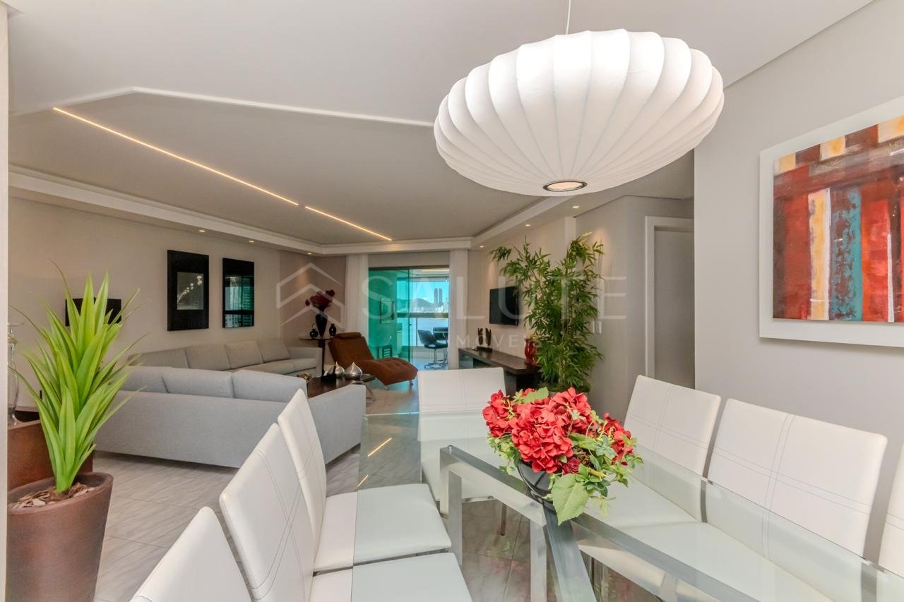 Apartamento para locação 3 suítes no Centro