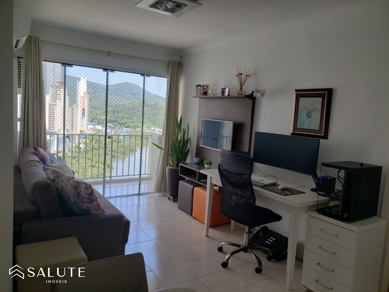 Apartamento à venda 2 dormitórios Barra Sul
