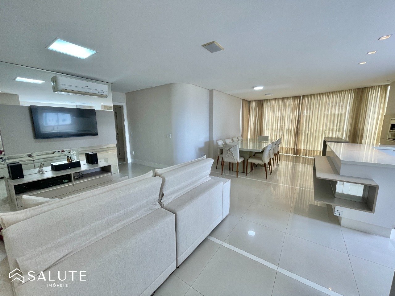 Apartamento à venda 3 suítes no Centro