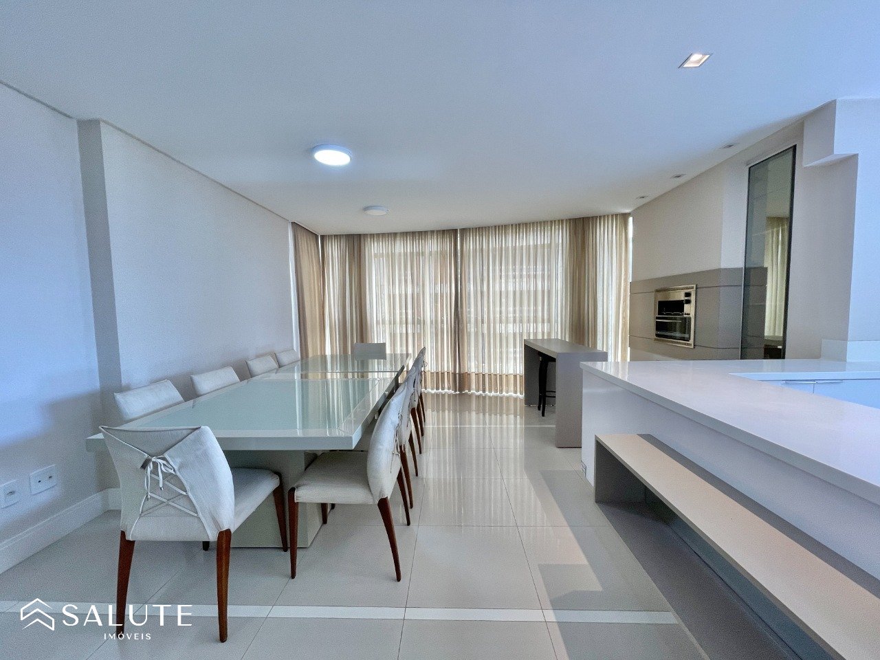 Apartamento à venda 3 suítes no Centro