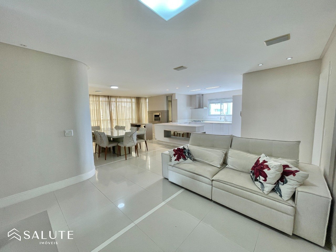 Apartamento à venda 3 suítes no Centro