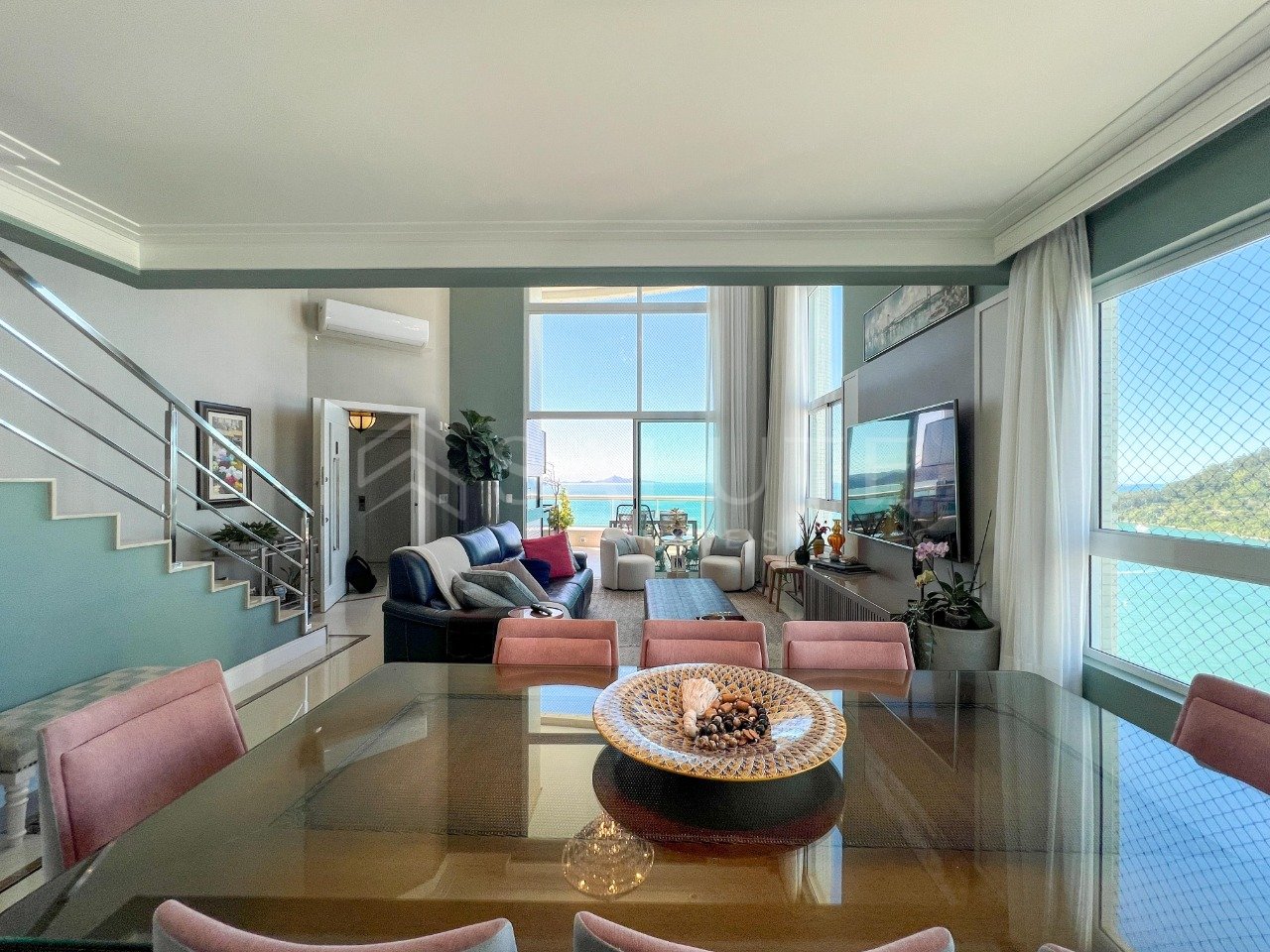 Apartamento à venda 4 suítes na Barra Sul