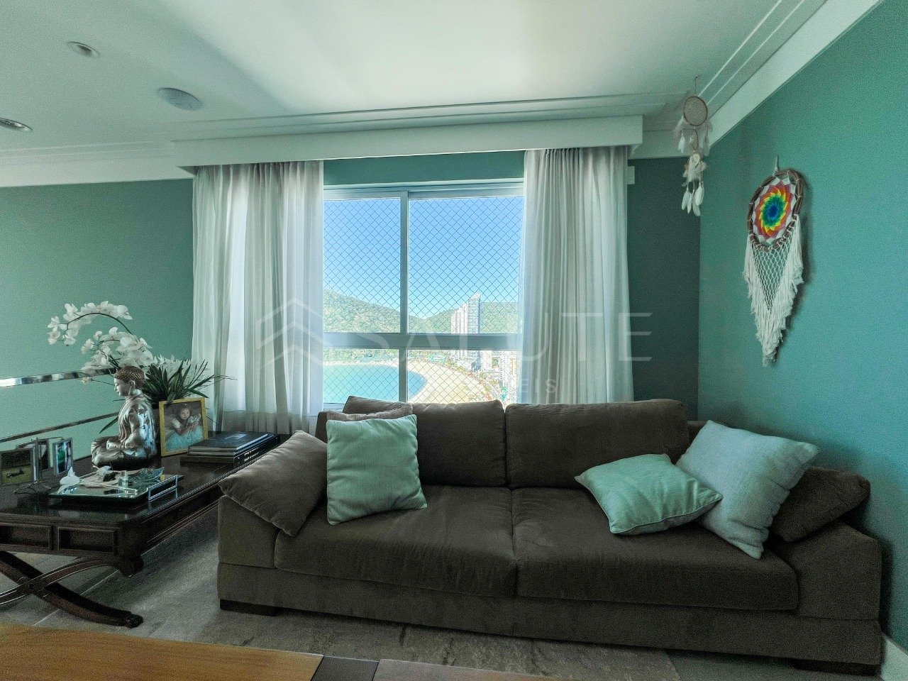Apartamento à venda 4 suítes na Barra Sul