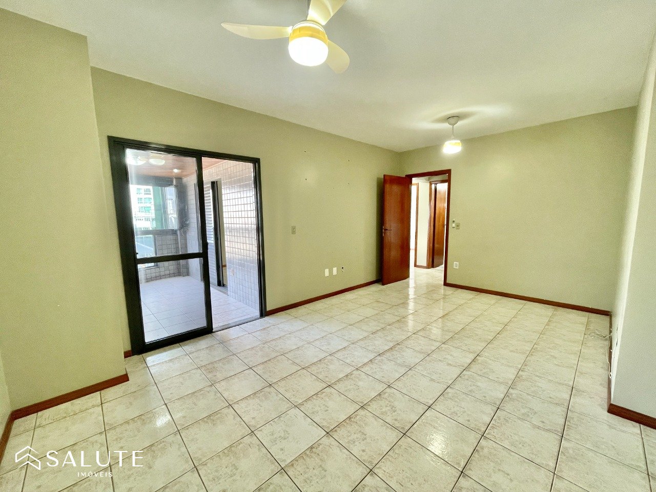 Apartamento à venda 3 dormitórios Barra Norte.