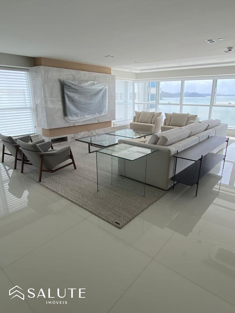 Apartamento à venda com 5 suítes na Barra Sul