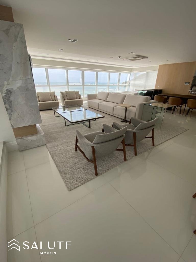 Apartamento à venda com 5 suítes na Barra Sul