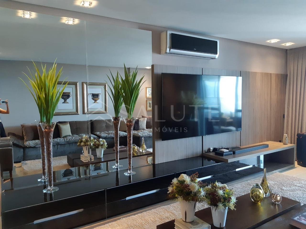 Apartamento à venda 5 dormitórios na Barra Sul