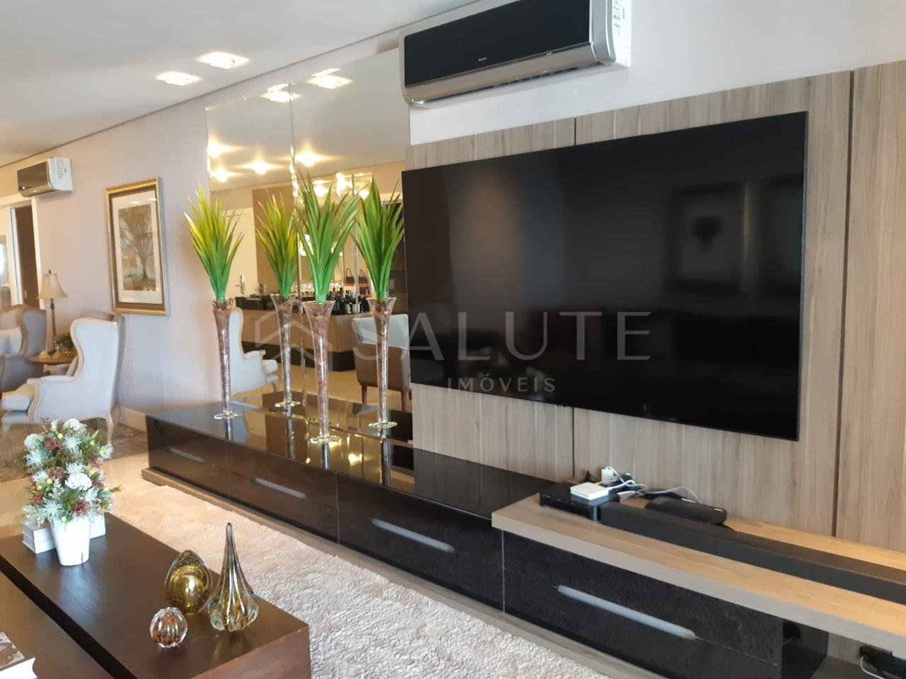 Apartamento à venda 5 dormitórios na Barra Sul
