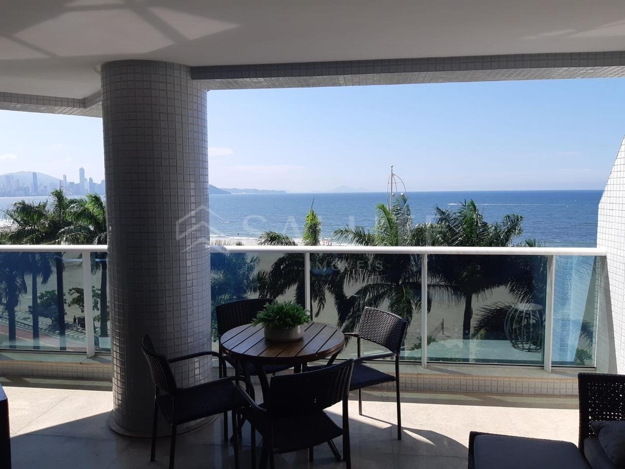 Apartamento à venda 5 dormitórios na Barra Sul