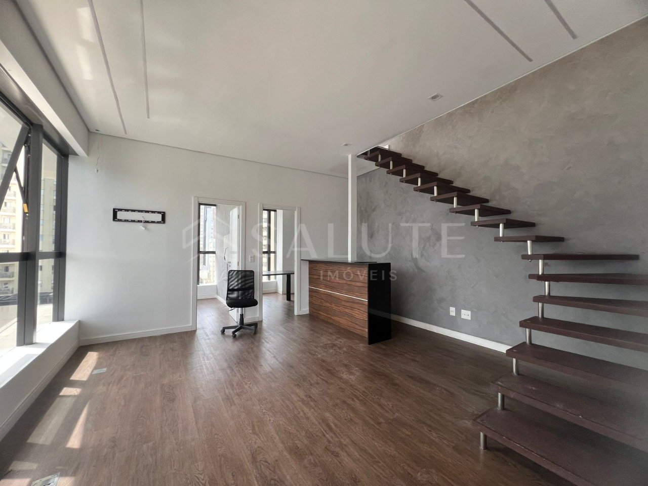 Sala comercial locação anual no Centro