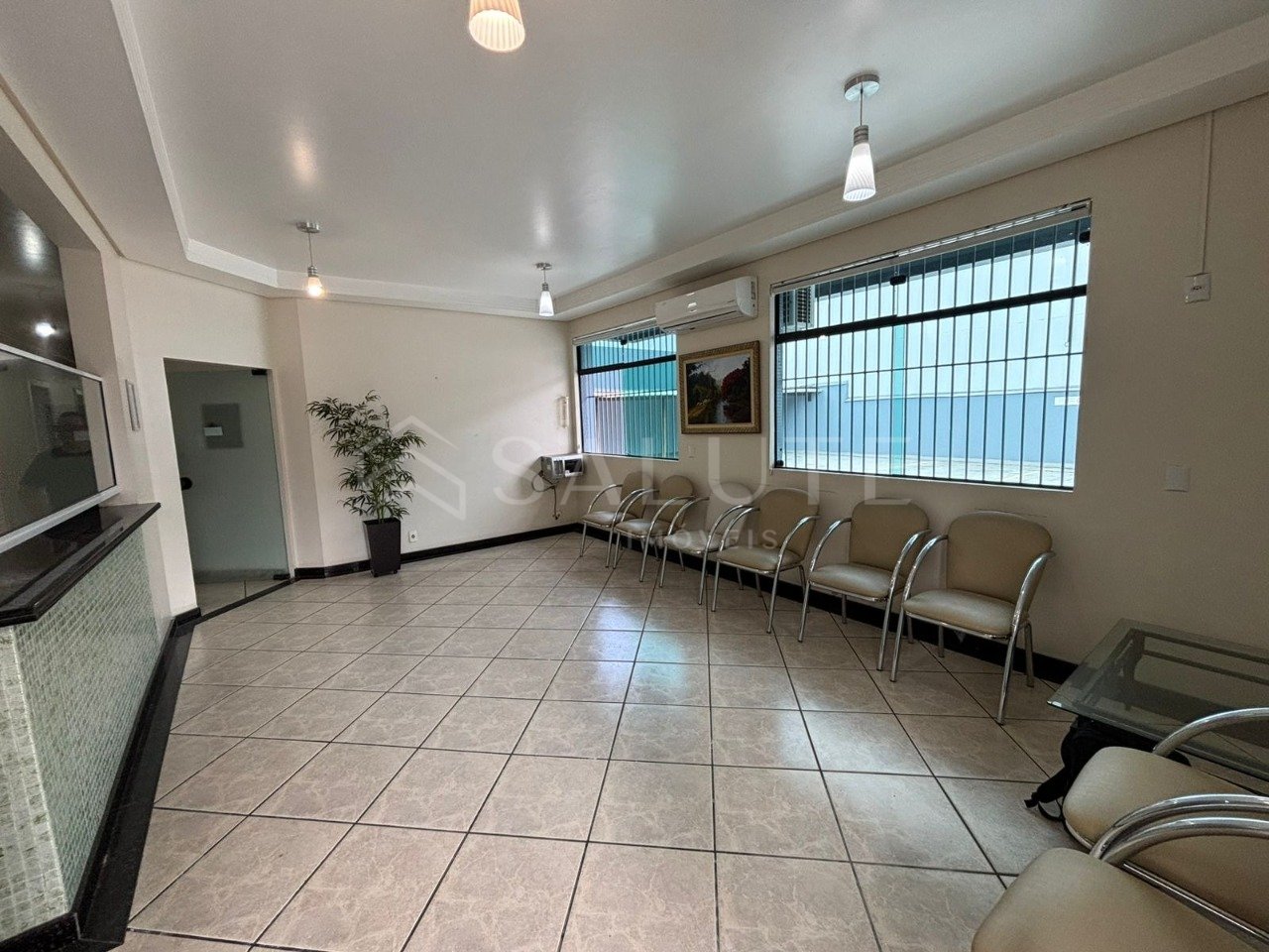 Casa Comercial aluguel anual Nações.