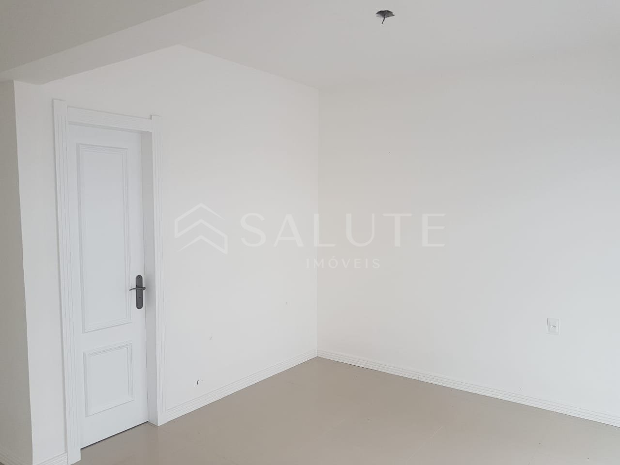 Sala comercial aluguel anual no Centro