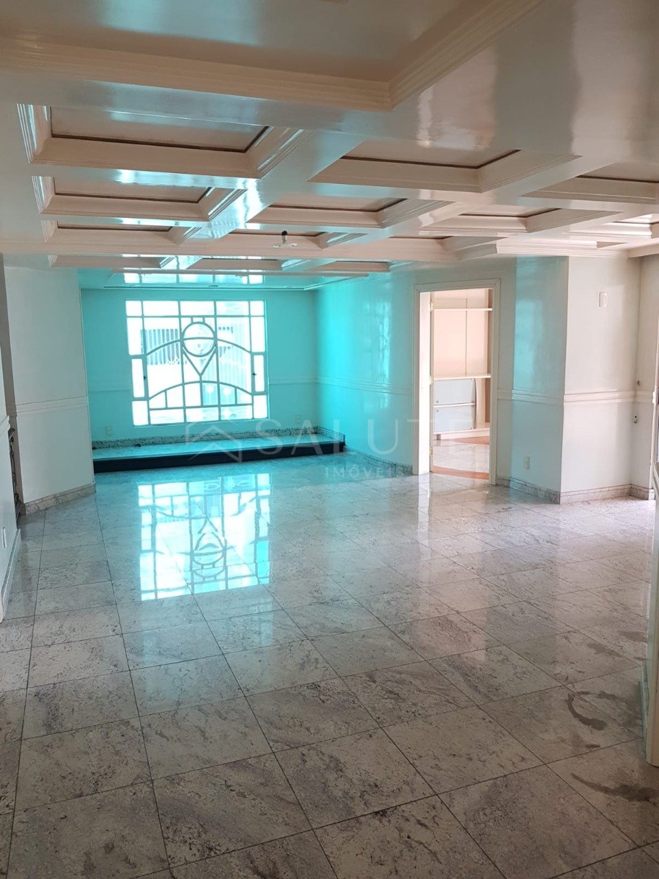 Apartamento à venda 3 suítes no Centro