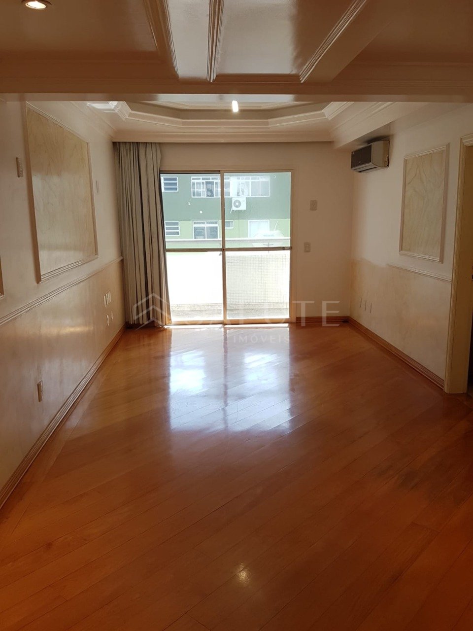 Apartamento à venda 3 suítes no Centro