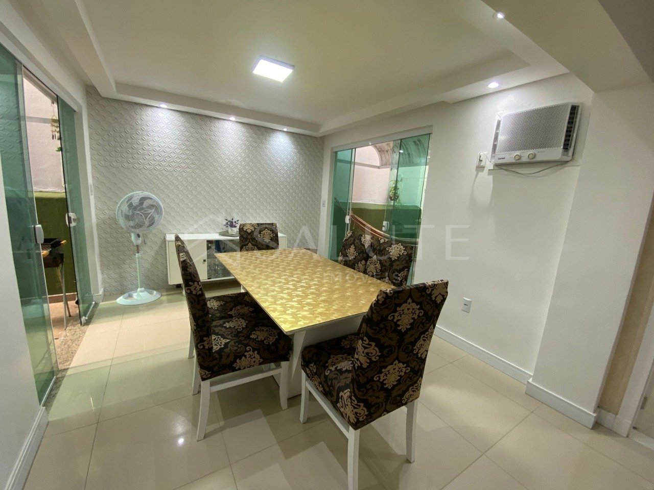 Apartamento à venda com 2 dormitórios no Pioneiros