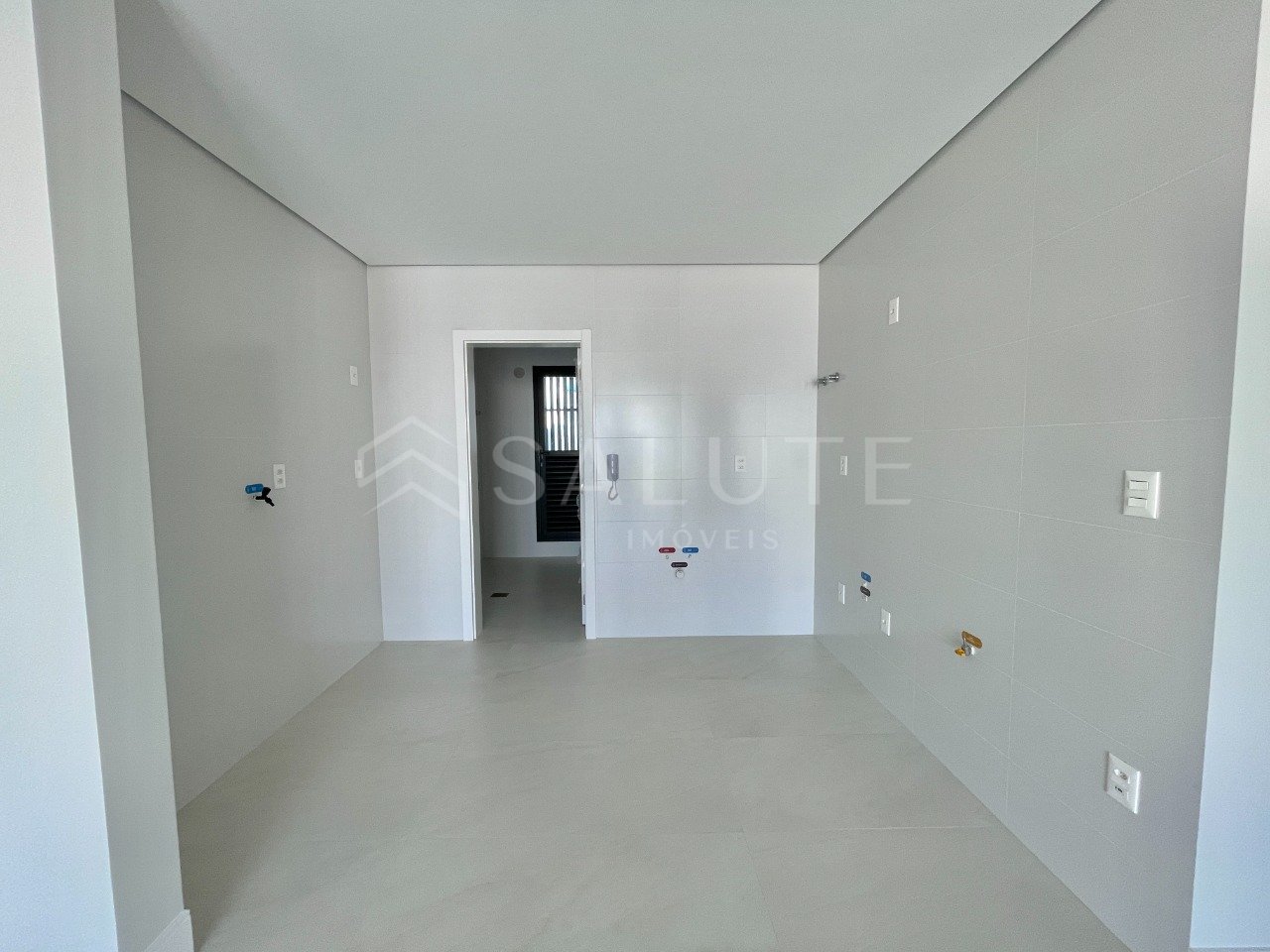 Apartamento à venda 4 Dormitórios na Barra Norte