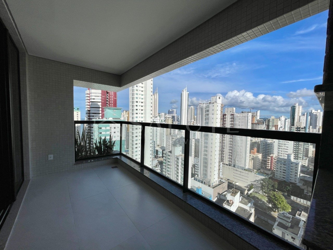 Apartamento à venda 4 Dormitórios na Barra Norte