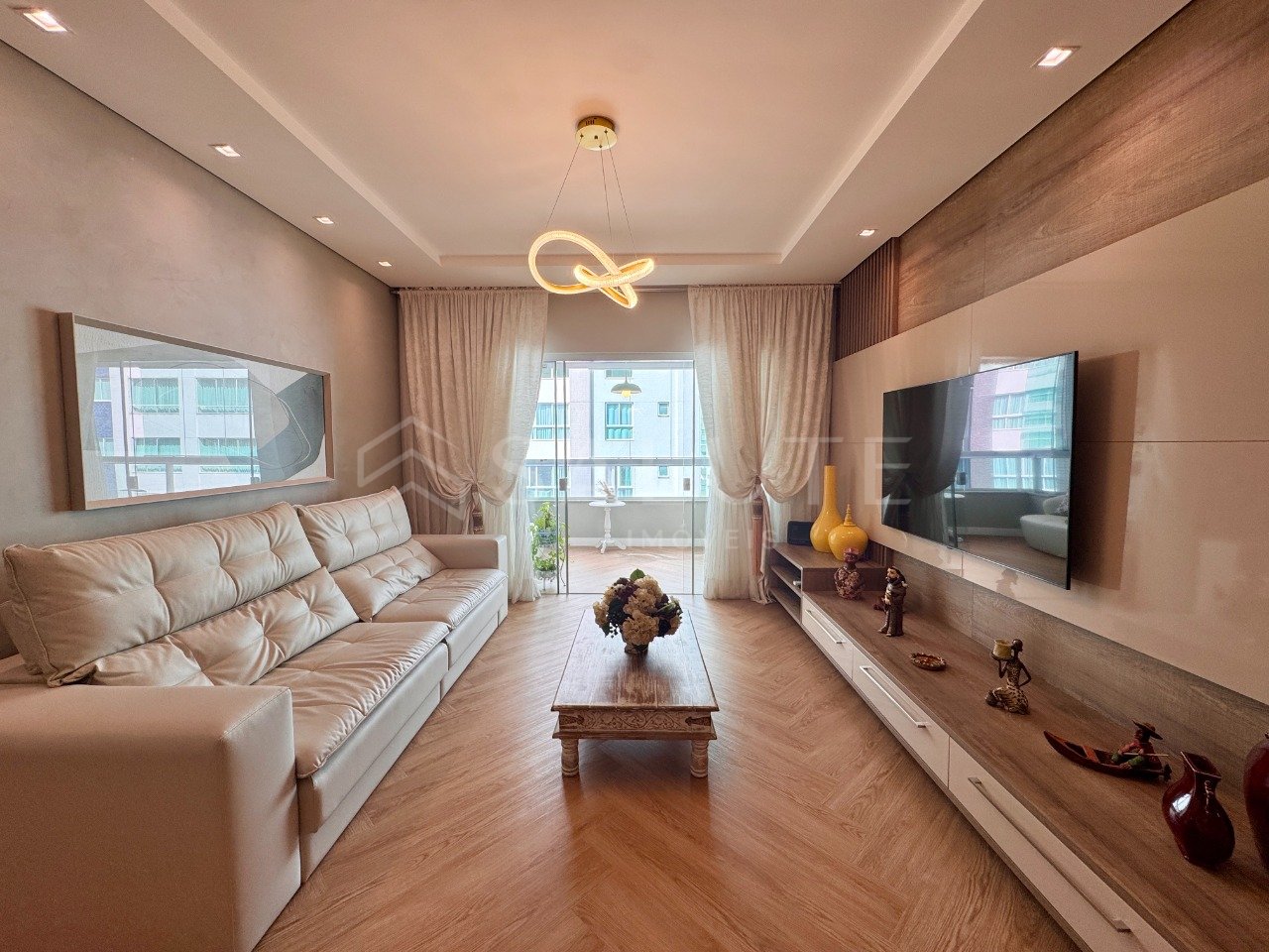 Apartamento à venda 3 dormitórios na Barra Sul