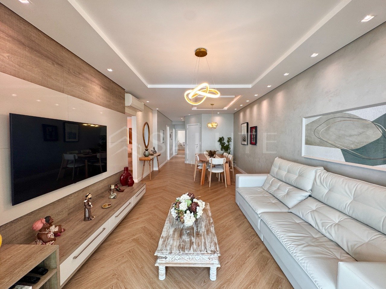 Apartamento à venda 3 dormitórios na Barra Sul
