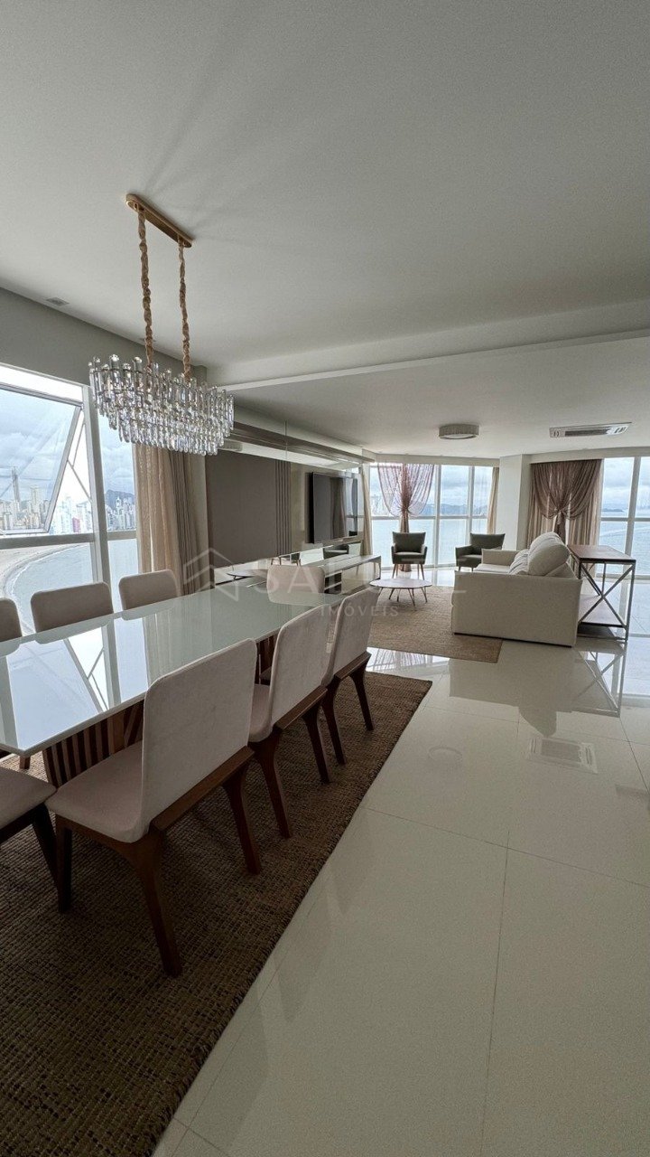 Apartamento aluguel anual 4 suítes na Barra Sul