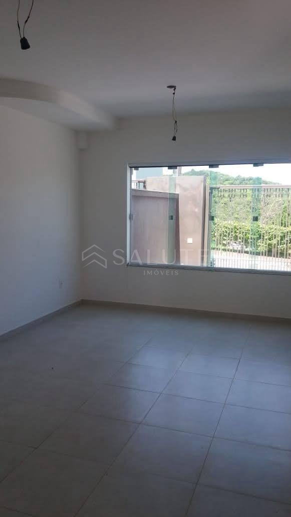 Sobrado Triplex à venda 3 suítes no Ariribá