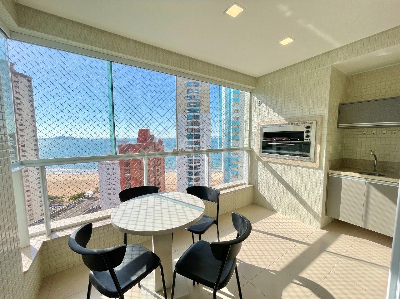 Apartamento à venda 4 dormitórios na Barra sul