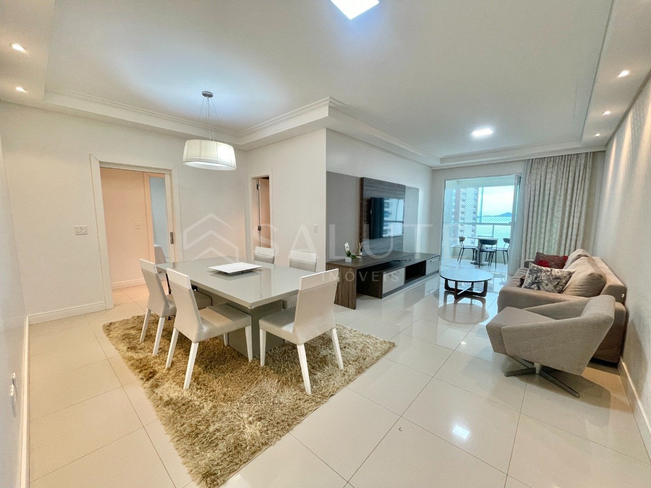 Apartamento à venda 4 dormitórios na Barra sul