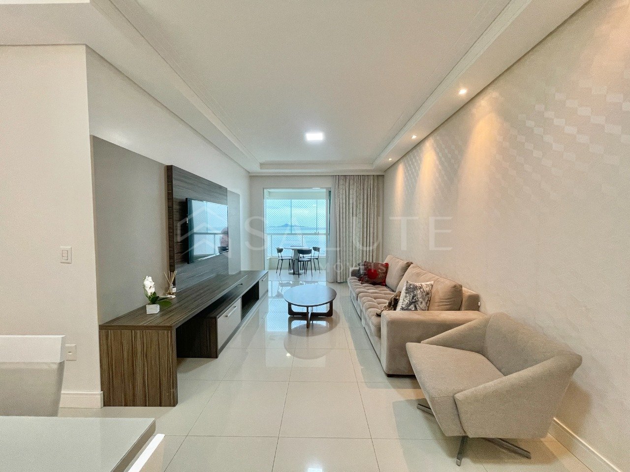Apartamento à venda 4 dormitórios na Barra sul