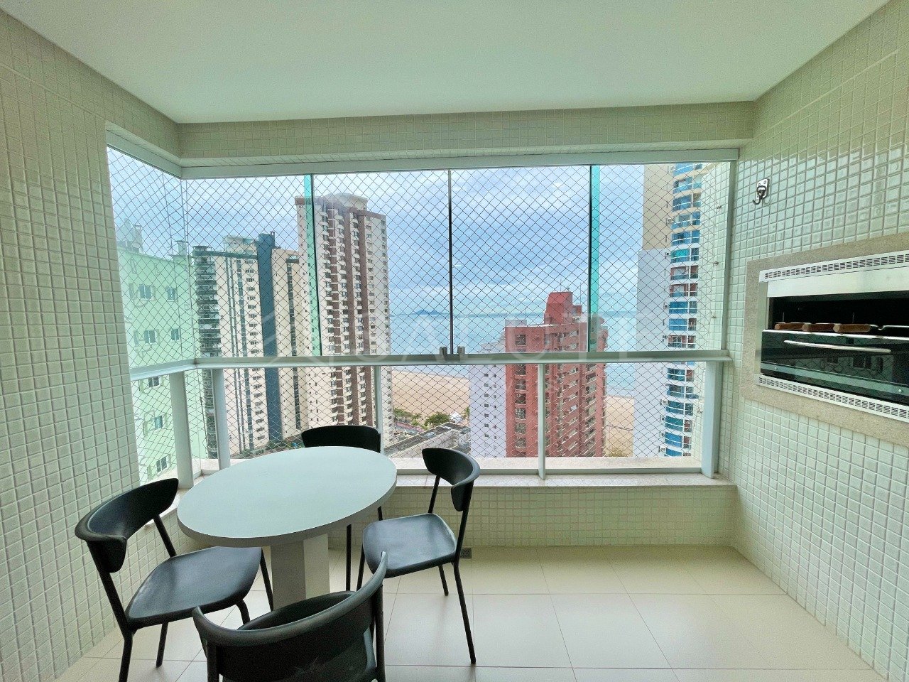 Apartamento à venda 4 dormitórios na Barra sul