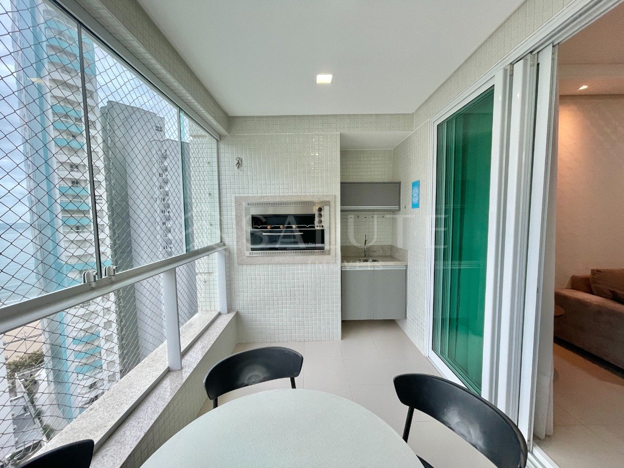 Apartamento à venda 4 dormitórios na Barra sul