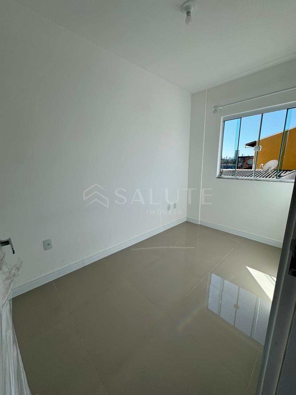 Apartamento aluguel anual 2 dorm. no Monte Alegre