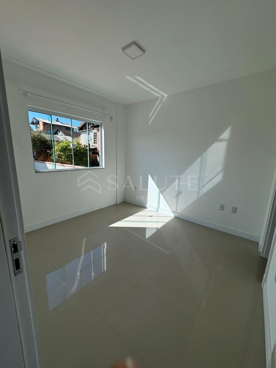 Apartamento aluguel anual 2 dorm. no Monte Alegre