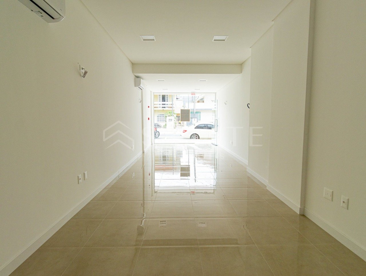 Sala comercial aluguel anual nas Nações