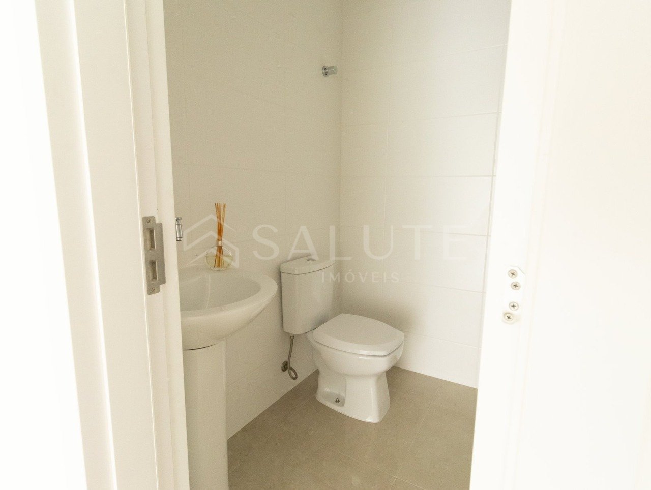 Sala comercial aluguel anual nas Nações