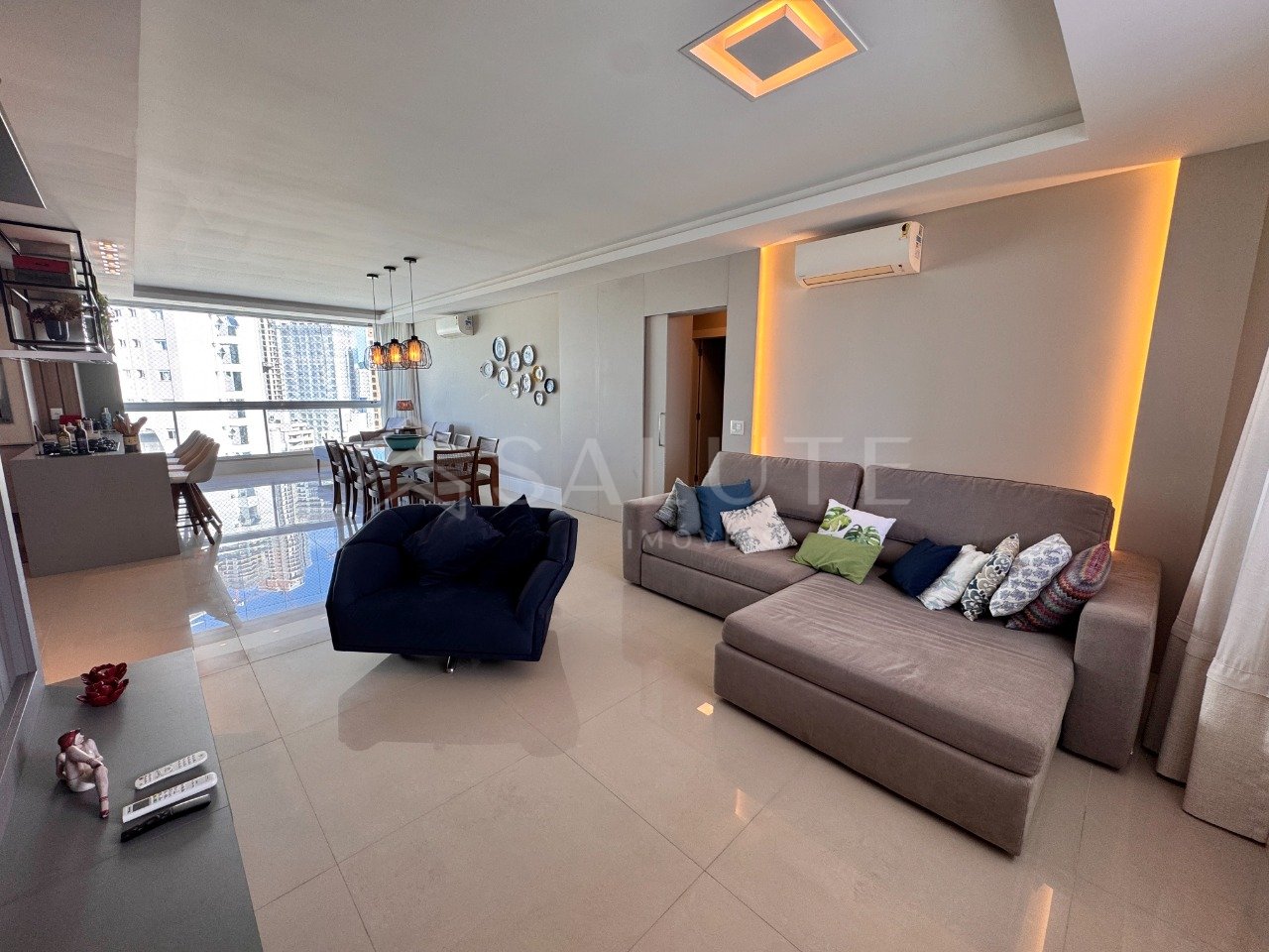 Apartamento à venda 3 suítes na Barra Sul